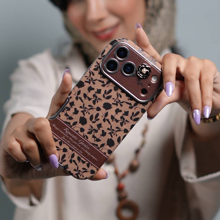 گارد iPhone مدل Autumn Leaves با تم رنگ‌های گرم