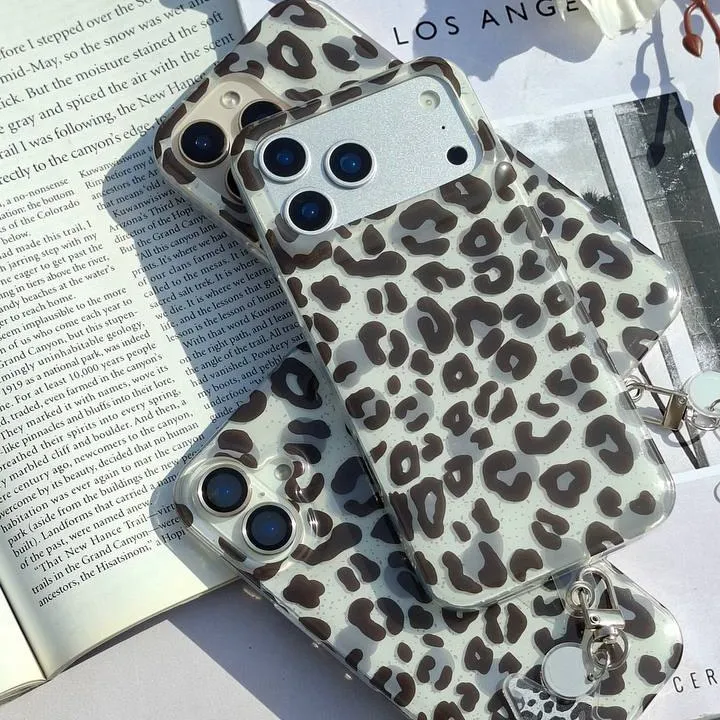 قاب پلنگی سفید همراه با آویز لنز باز