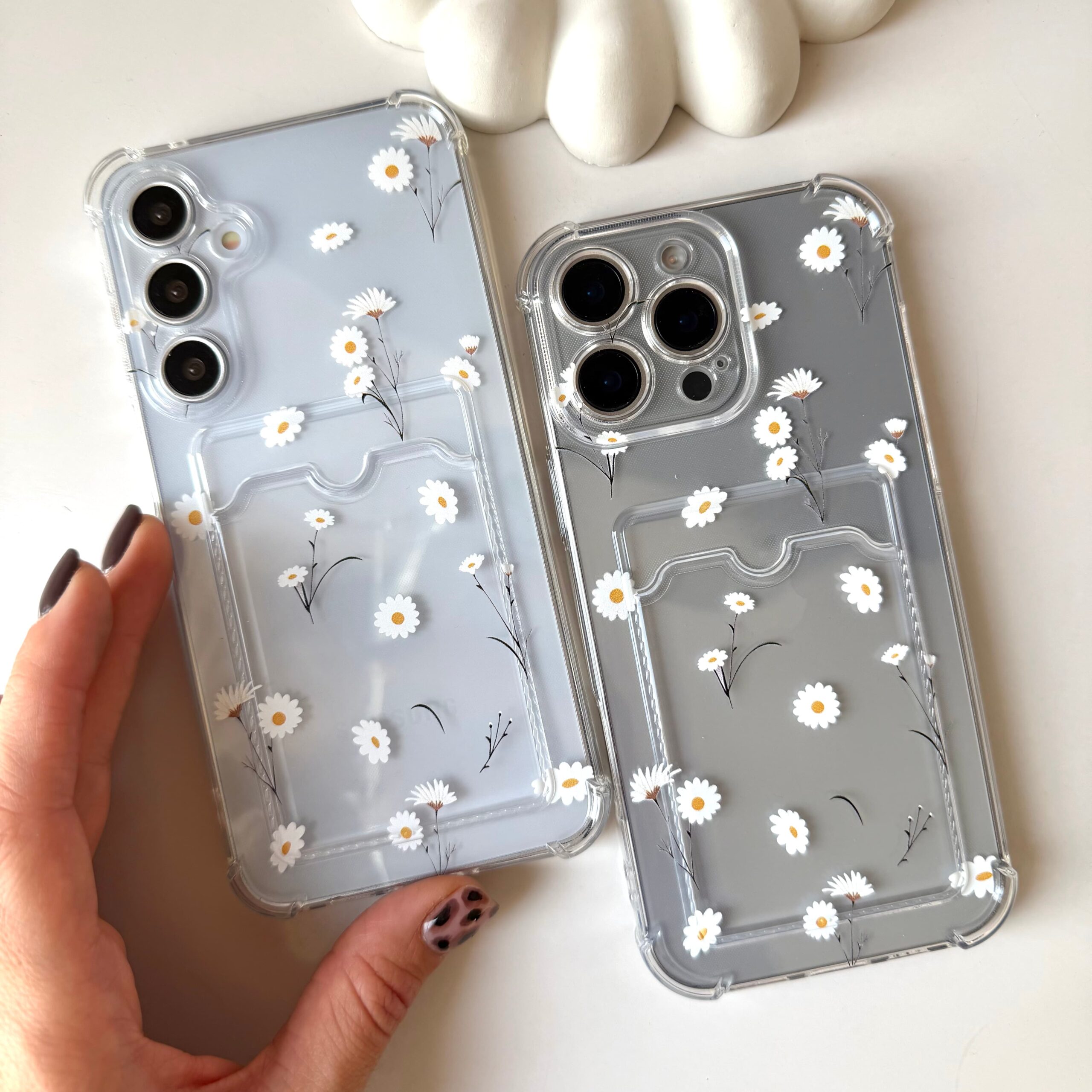 کاور گوشی بابونه جاکارتی دار